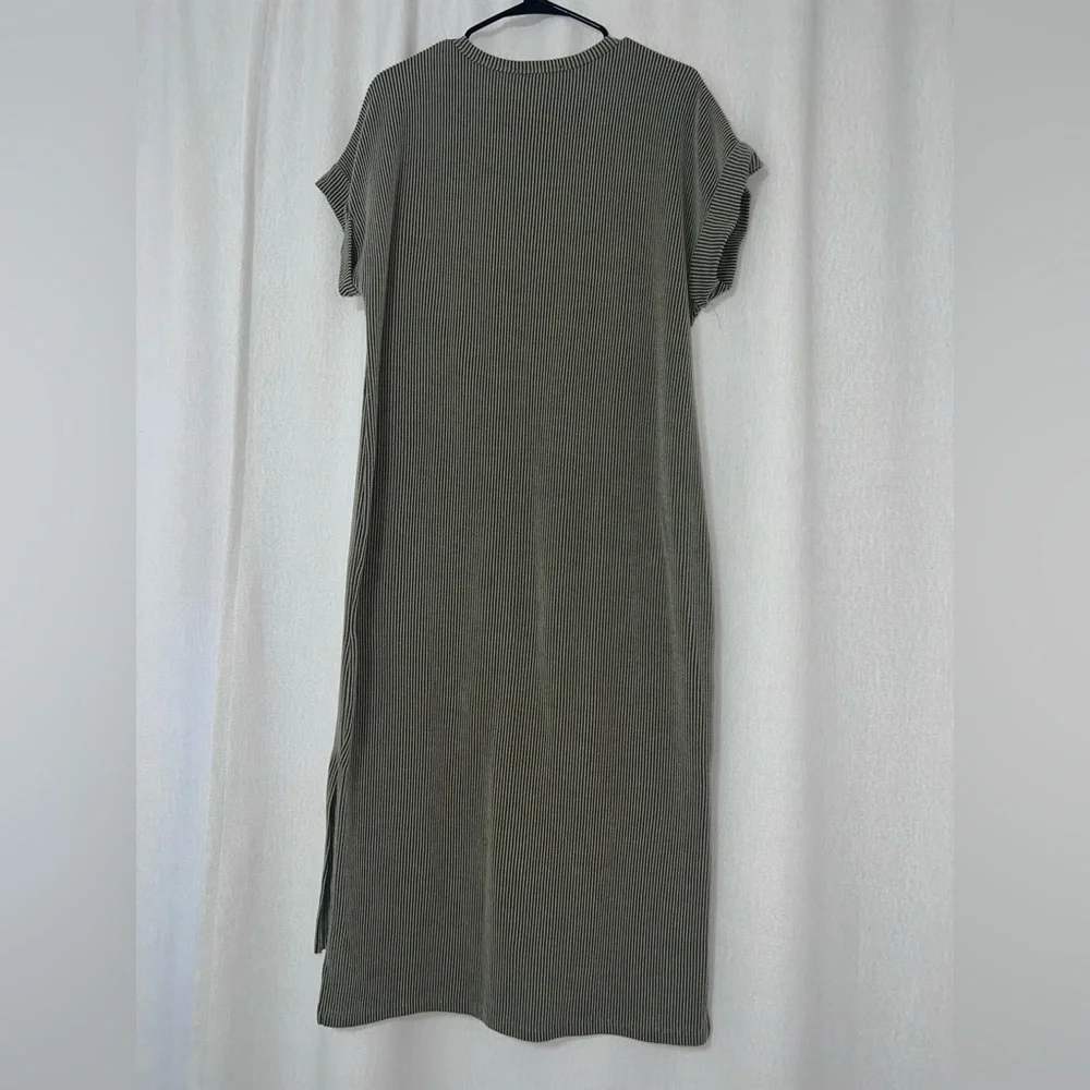 Entro Green Ribbed Midi Dress - Picture 4 of 4